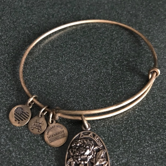 Alex and Ani Expandable Wire Bracelet Mom Charm - Picture 15 of 15